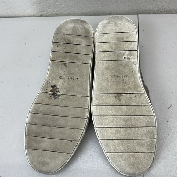 Comfy Vince Camuto slip on sneakers 7M - Picture 2 of 7